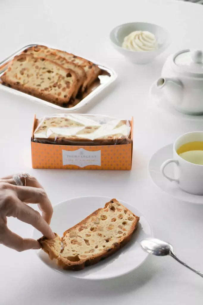 Cake aux Agrumes et raisins blonds La Tour d'Argent    